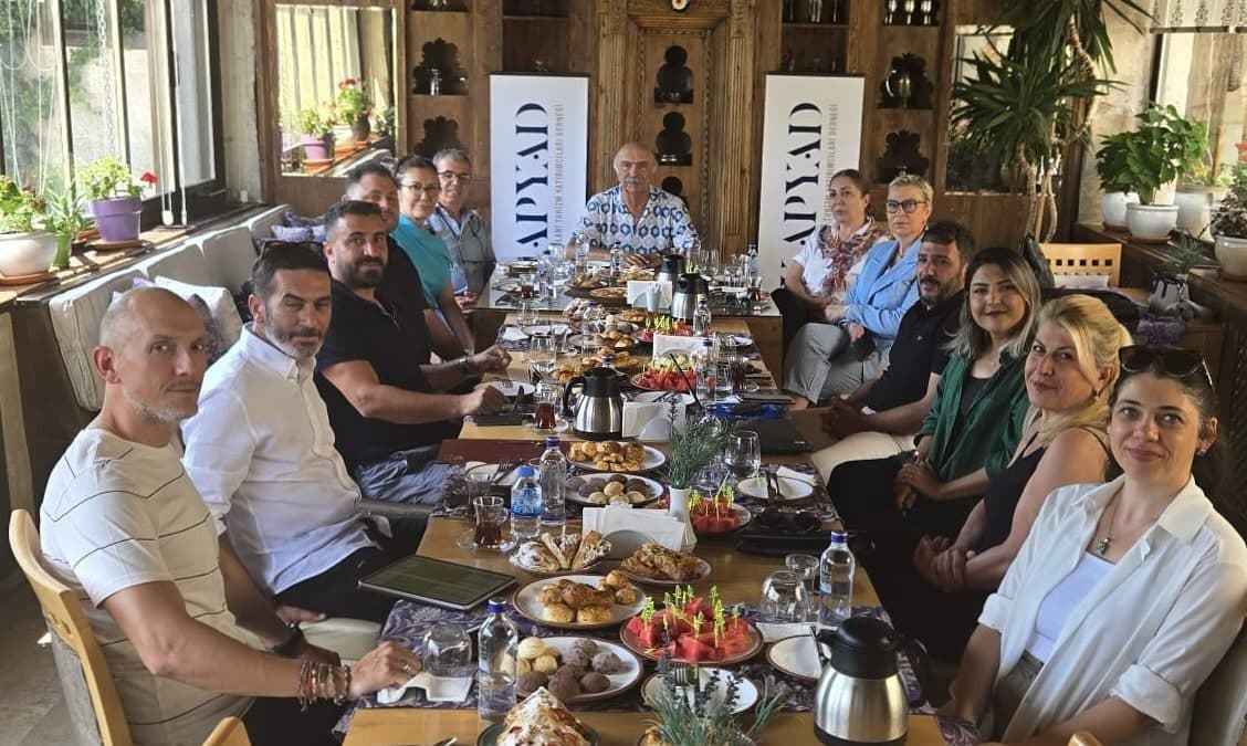 KAPYAD, İSTİŞARE TOPLANTILARI DEVAM EDİYOR: FRESCO CAVE SUITES EV SAHİPLİĞİNDE VERİMLİ GÖRÜŞME