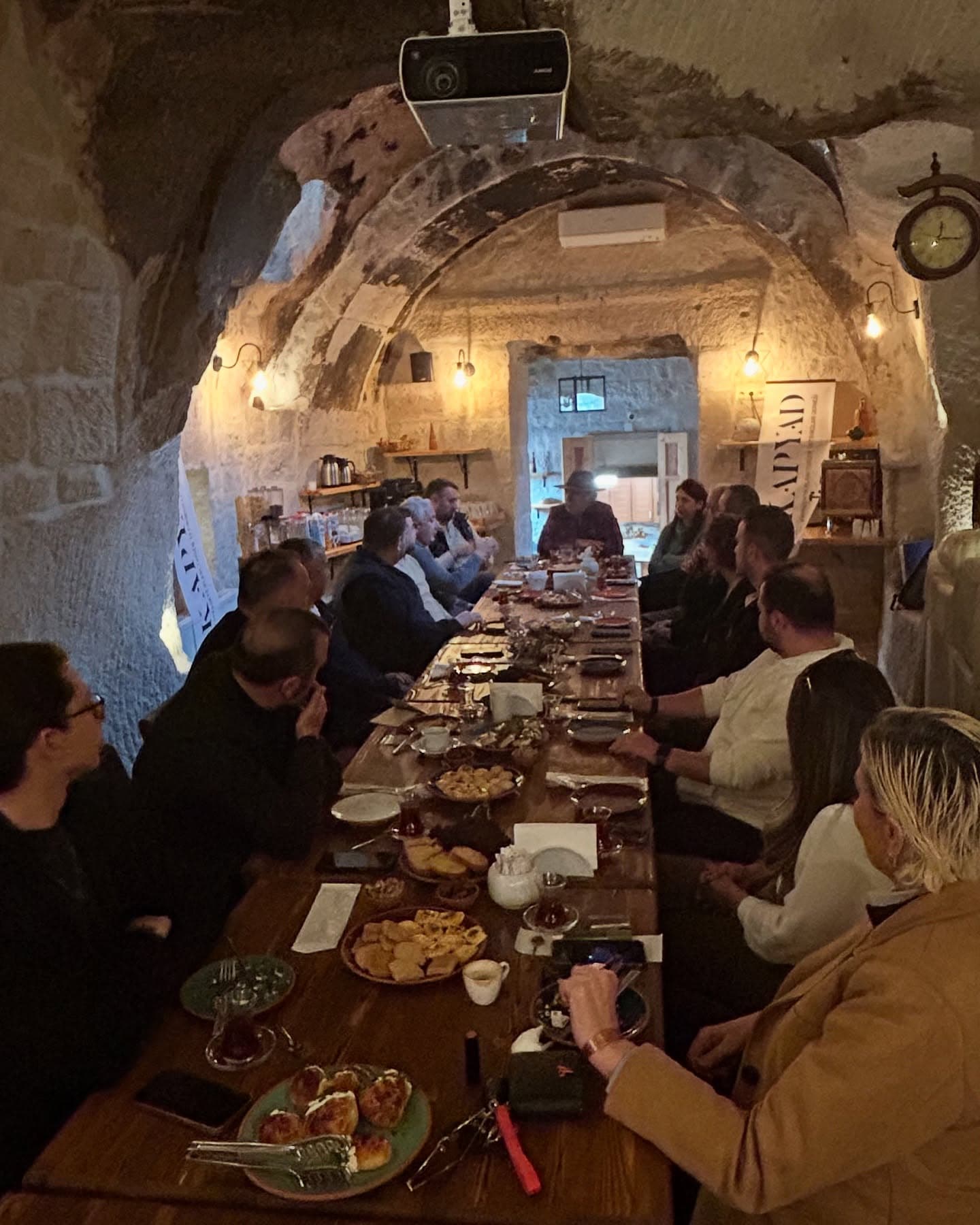 YILIN İLK İSTİŞARE TOPLANTISI AGARTA CAVE HOTEL'DE GERÇEKLEŞTİ: 2025 HEDEFLERİ BELİRLENDİ - Gallery 1